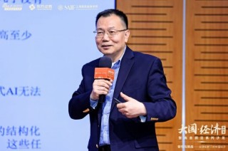 嚴(yán)弘建議：企業(yè)需優(yōu)先投資AI增強(qiáng)技術(shù)，優(yōu)化人力配置