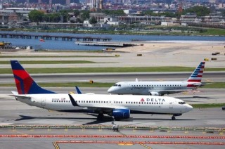 美國航空股集體下挫 杰富瑞下調(diào)三大航司評級