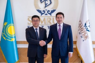 中國進(jìn)出口銀行董事長陳懷宇在哈薩克斯坦開展工作調(diào)研