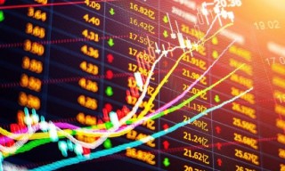 一周外盤頭條|特朗普25%汽車關(guān)稅來襲 外資集體唱多中國 紐約期金首破3100美元 “木頭姐”堅定看多特斯拉