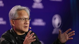 英偉達(dá)CEO黃仁勛：不會(huì)使用人工智能的人將失業(yè)