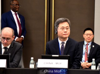 藍佛安出席2025年世界銀行發(fā)展委員會第111次會議