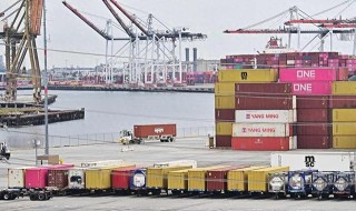 靠岸中國貨船數(shù)“歸零”，美國西海岸港口官員驚到了