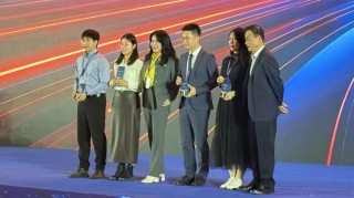 倍頭條 | 倍杰特董事長權(quán)秋紅受邀出席2024證券時(shí)報(bào)·新財(cái)富雜志分析師年會頒獎(jiǎng)禮