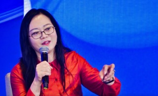 依文集團(tuán)董事長(zhǎng)夏華：服裝行業(yè)可深度應(yīng)用AI