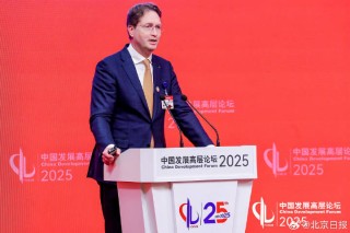 奔馳董事會主席康林松：繼續(xù)擴大在華投資