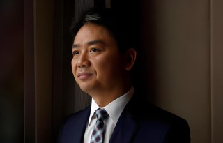 劉強東坐鎮(zhèn)一線，那個神擋殺神的京東回來了
