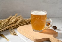剛兩度減持套現(xiàn)超2600萬港元，華潤啤酒20年老兵侯孝海官宣辭職，稱“可能當(dāng)老師”