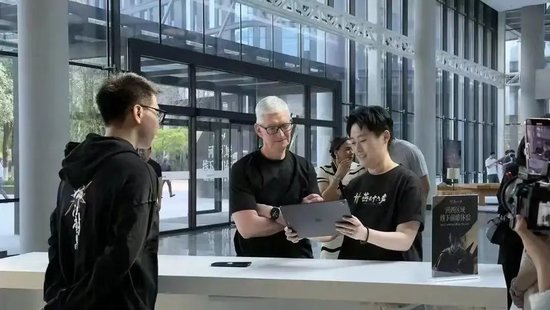 庫克：蘋果將持續(xù)加大在華投入！他還稱是《哪吒2》忠實(shí)觀眾！蘋果市值今年已蒸發(fā)3萬億元  第5張