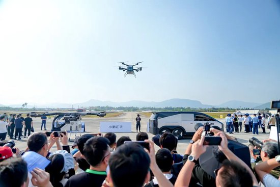 何小鵬出席中國電動汽車百人會論壇，2026年開啟低空經(jīng)濟新紀元  第2張