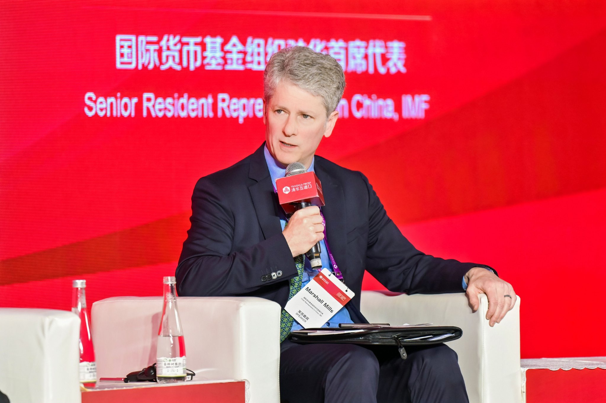 IMF駐華首席代表馬歇爾·米爾斯：提升銀行韌性來應(yīng)對(duì)下行壓力  第1張
