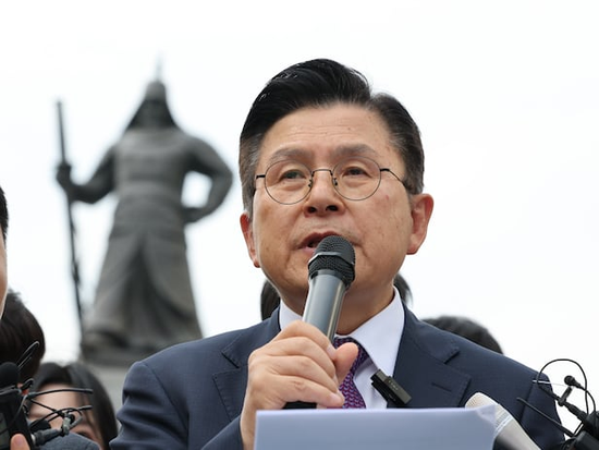 韓媒：韓國(guó)無(wú)黨派總統(tǒng)候選人黃教安宣布退選，支持執(zhí)政黨候選人金文洙  第1張