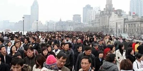 斷崖式下跌！上海外來(lái)人口跌破千萬(wàn)！  第2張