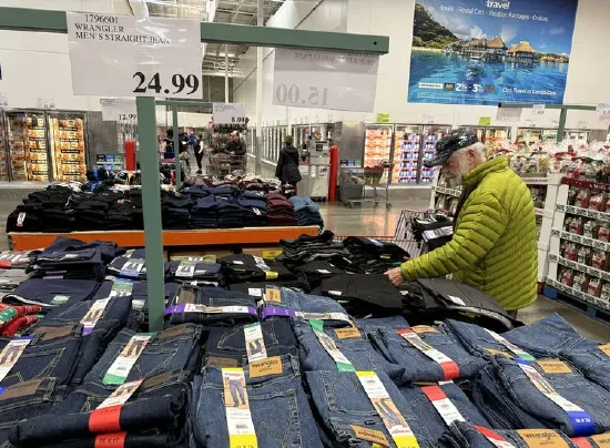 露露樂蒙起訴開市客銷售“高度相似”服裝產(chǎn)品  第1張